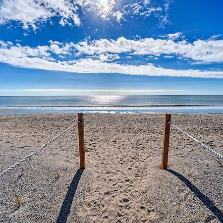 Oak Island Beachfront Condo With Community Pool Esterno foto