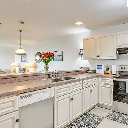 Oak Island Beachfront Condo With Community Pool Esterno foto