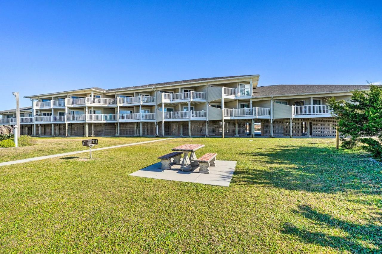 Oak Island Beachfront Condo With Community Pool Esterno foto