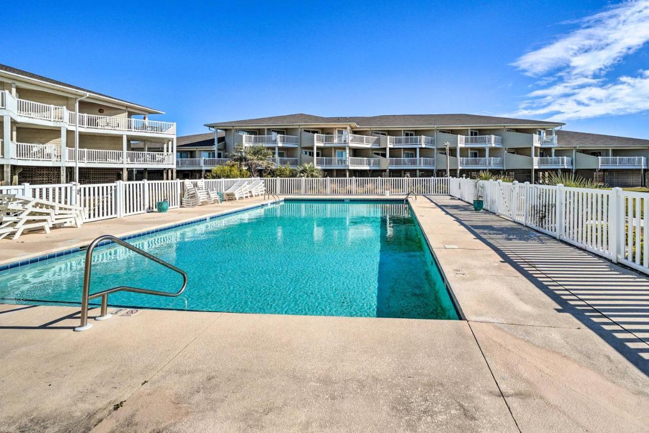 Oak Island Beachfront Condo With Community Pool Esterno foto