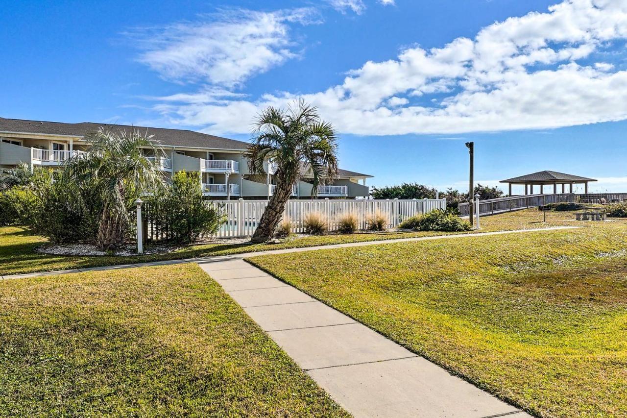 Oak Island Beachfront Condo With Community Pool Esterno foto