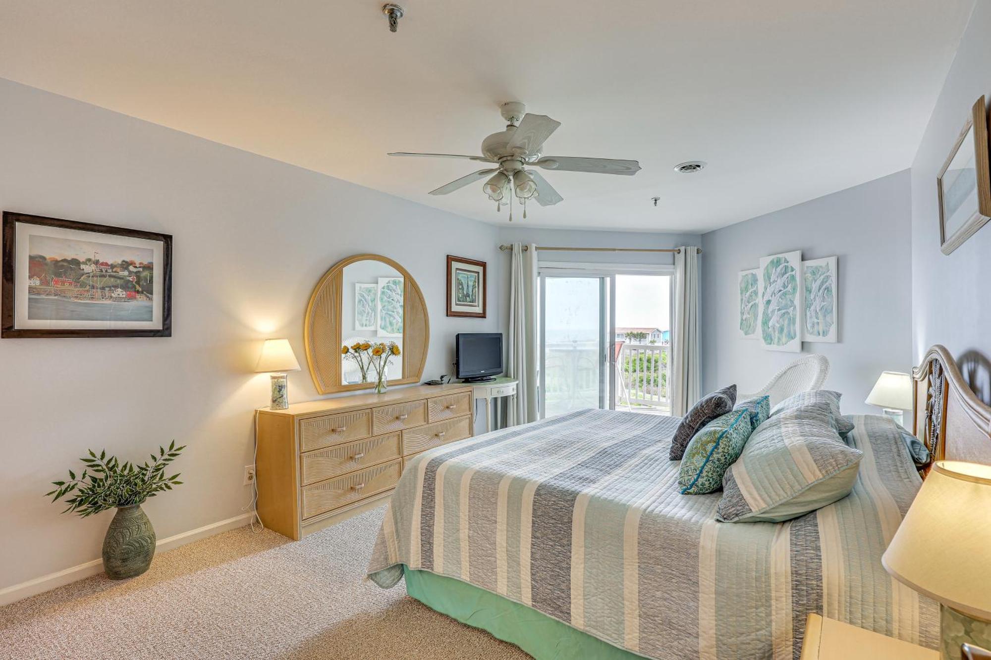 Oak Island Beachfront Condo With Community Pool Esterno foto