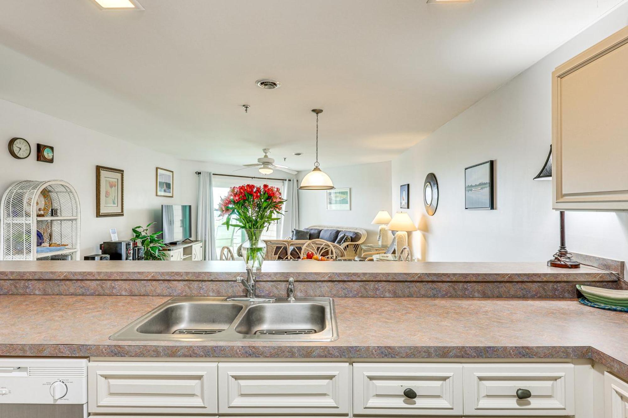 Oak Island Beachfront Condo With Community Pool Esterno foto